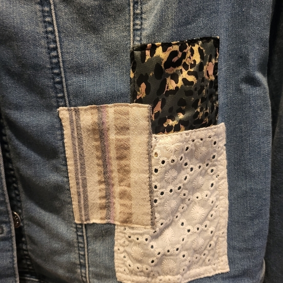 Custom Taylor Swift Upcycled Blue Denim Jean Jacket with Patchwork & Beads Sz 4 - Picture 7 of 8
